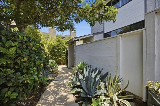1911 Rockefeller Lane F, Redondo Beach, CA 90278