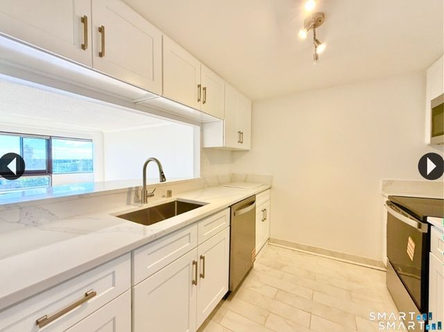 127 Greyrock Place 1508, Stamford, CT 06901
