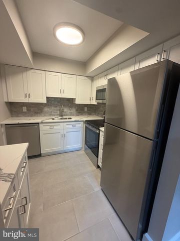 701 YARDLEY CMNS CMNS, Yardley, PA 19067
