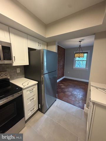 701 YARDLEY CMNS CMNS, Yardley, PA 19067
