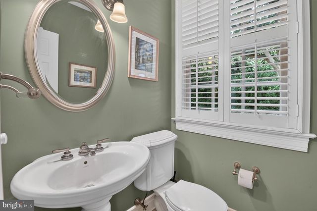 5329 WOODLAWN AVE, Chevy Chase, MD 20815