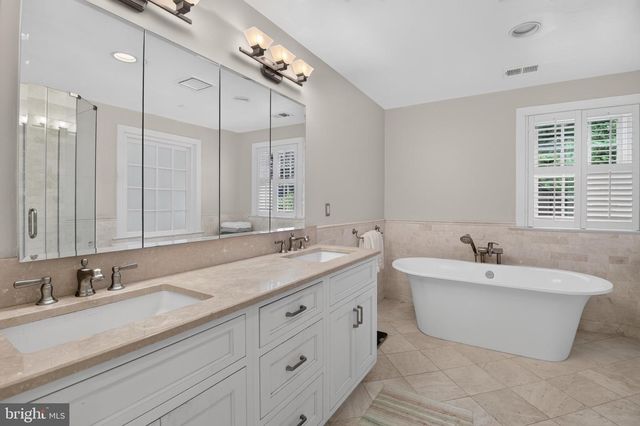 5329 WOODLAWN AVE, Chevy Chase, MD 20815