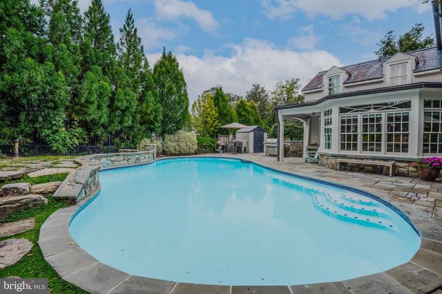 5329 WOODLAWN AVE, Chevy Chase, MD 20815