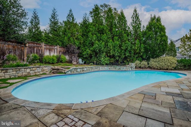 5329 WOODLAWN AVE, Chevy Chase, MD 20815