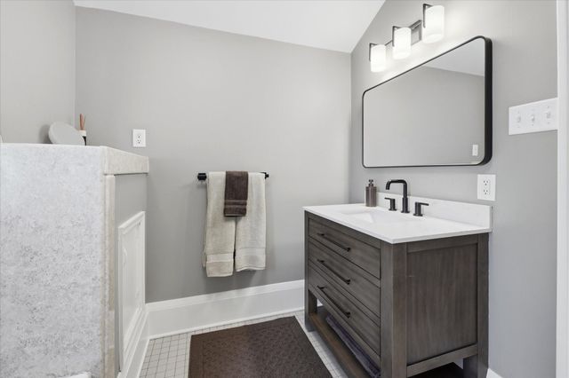 4653 Clinton Avenue, Minneapolis, MN 55419