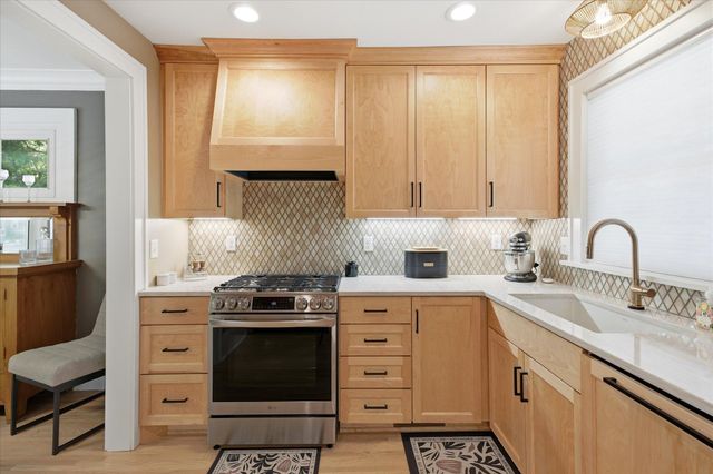 4653 Clinton Avenue, Minneapolis, MN 55419