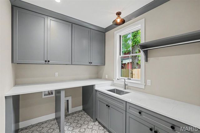 246 Barter Avenue, Kirkwood, MO 63122