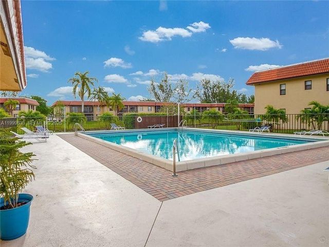 21904 Lake Forest Cir 203, Boca Raton, FL 33433