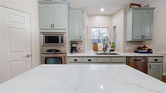 30427 W Legends Trail Drive, Spring, TX 77386