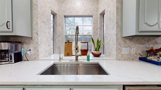 30427 W Legends Trail Drive, Spring, TX 77386