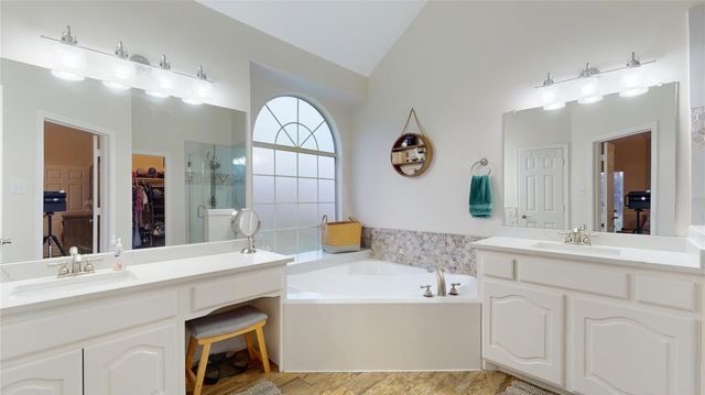 30427 W Legends Trail Drive, Spring, TX 77386