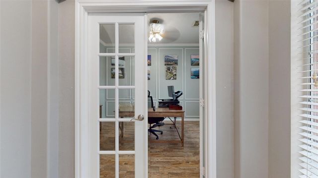 30427 W Legends Trail Drive, Spring, TX 77386