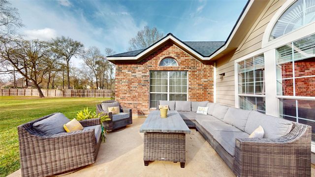 30427 W Legends Trail Drive, Spring, TX 77386