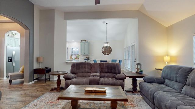 30427 W Legends Trail Drive, Spring, TX 77386