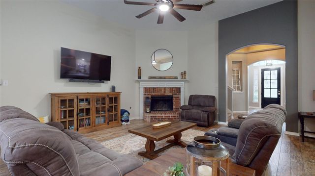 30427 W Legends Trail Drive, Spring, TX 77386