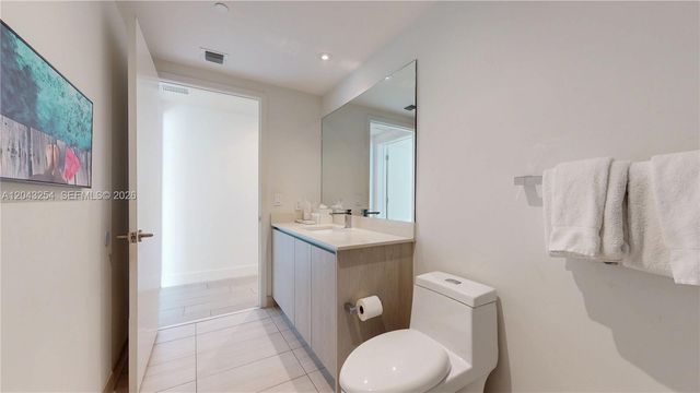 4010 S Ocean Dr R1004, Hollywood, FL 33019