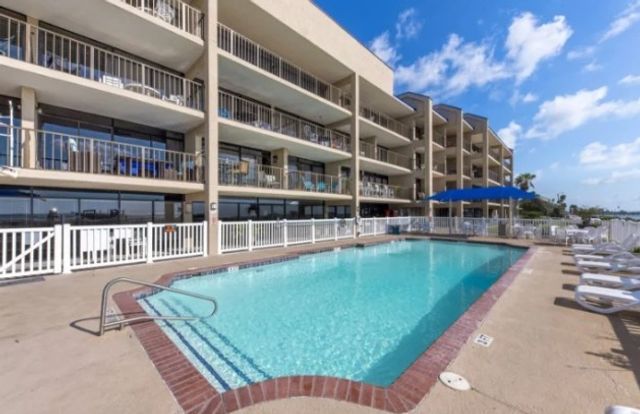 1021 S Water St 121, Rockport, TX 78382