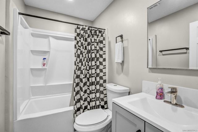 515 517 63rd Street, San Diego, CA 92114