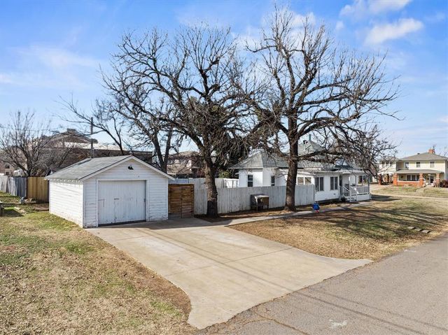 1123 E Oklahoma Avenue, Guthrie, OK 73044