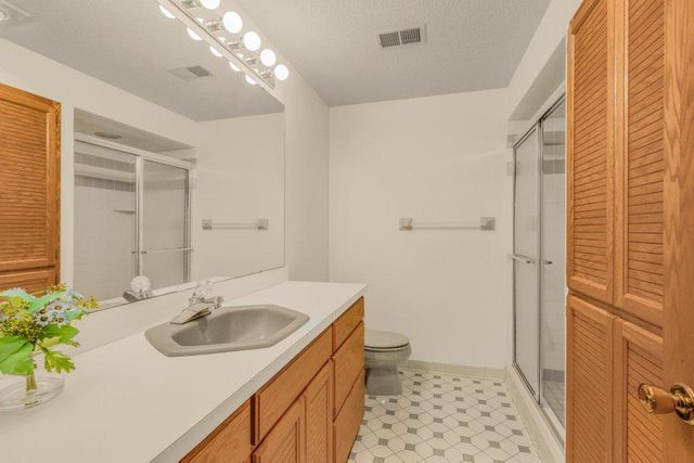 9915 29th Avenue N, Plymouth, MN 55441