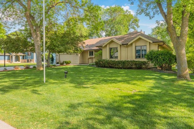 9915 29th Avenue N, Plymouth, MN 55441
