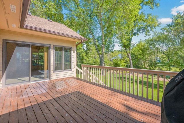 9915 29th Avenue N, Plymouth, MN 55441