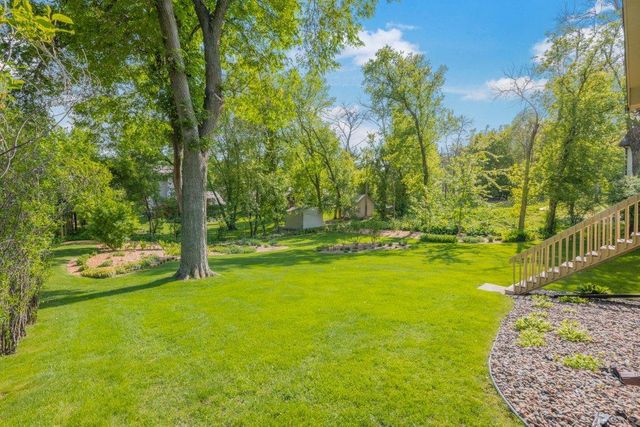 9915 29th Avenue N, Plymouth, MN 55441