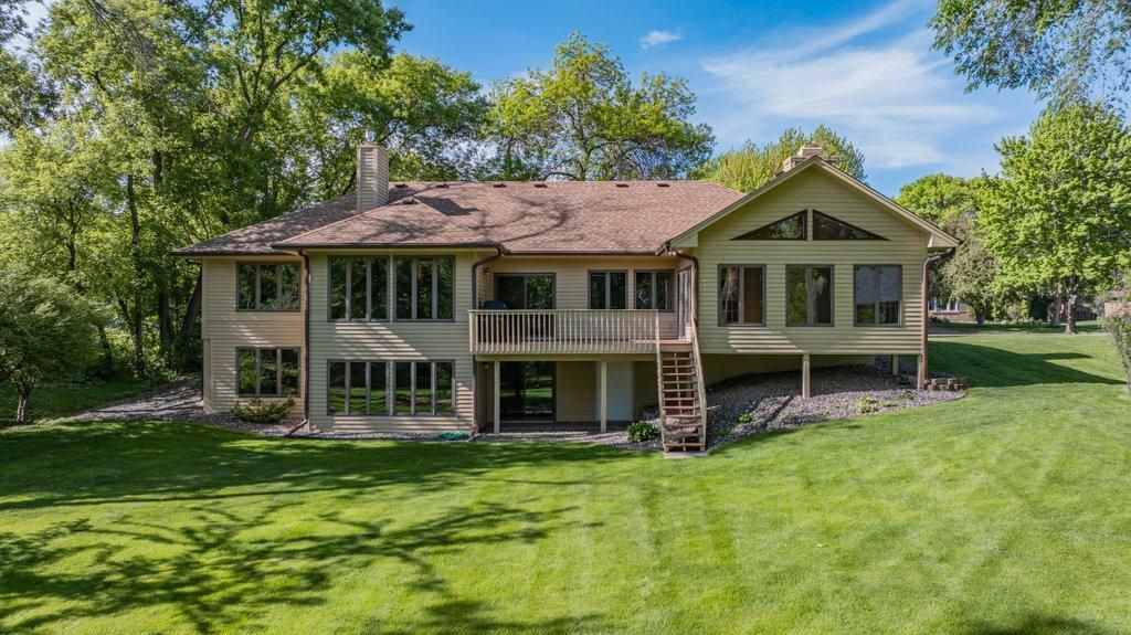 9915 29th Avenue N, Plymouth, MN 55441