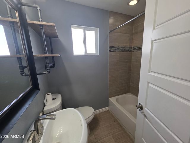1812 E WHITTON Avenue, Phoenix, AZ 85016