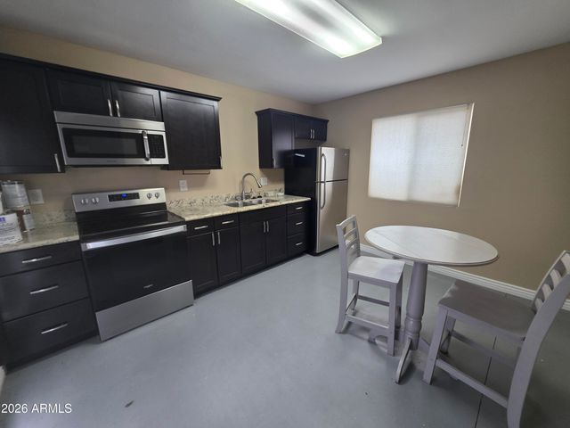 1812 E WHITTON Avenue, Phoenix, AZ 85016