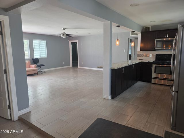 1812 E WHITTON Avenue, Phoenix, AZ 85016
