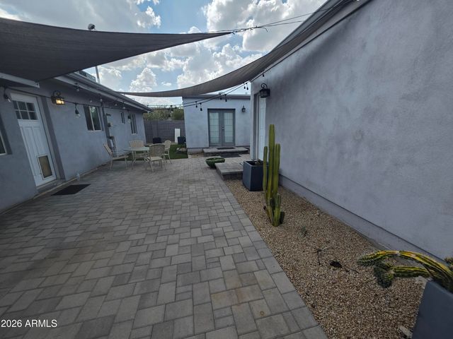 1812 E WHITTON Avenue, Phoenix, AZ 85016