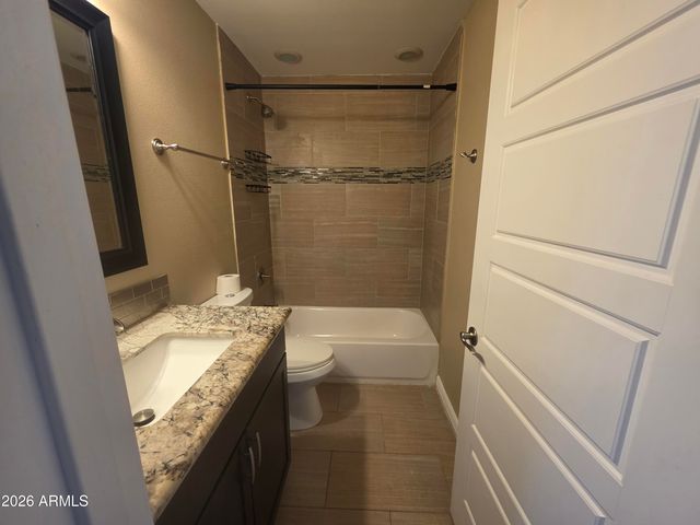 1812 E WHITTON Avenue, Phoenix, AZ 85016