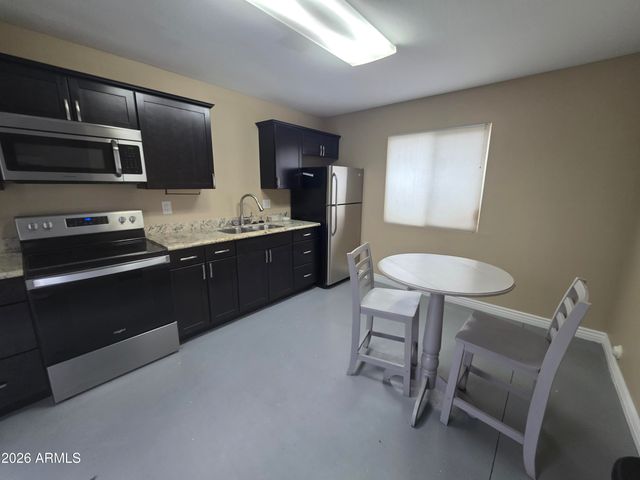 1812 E WHITTON Avenue, Phoenix, AZ 85016
