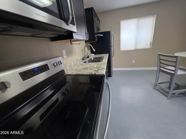 1812 E WHITTON Avenue, Phoenix, AZ 85016
