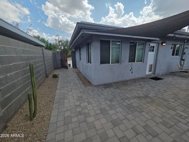 1812 E WHITTON Avenue, Phoenix, AZ 85016