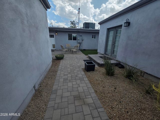 1812 E WHITTON Avenue, Phoenix, AZ 85016