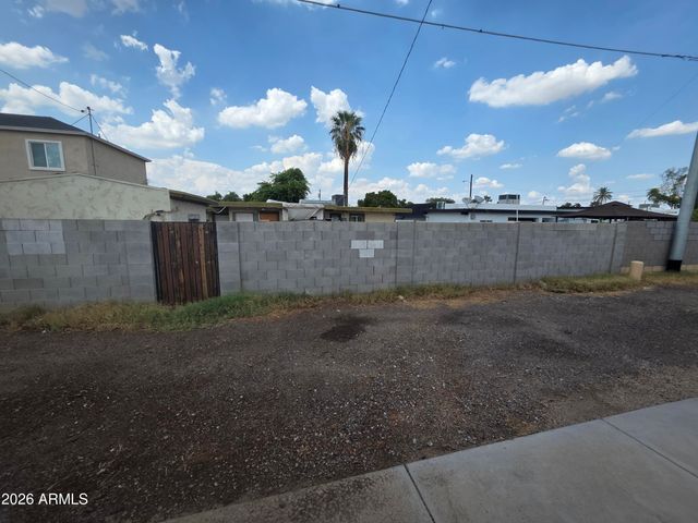 1812 E WHITTON Avenue, Phoenix, AZ 85016