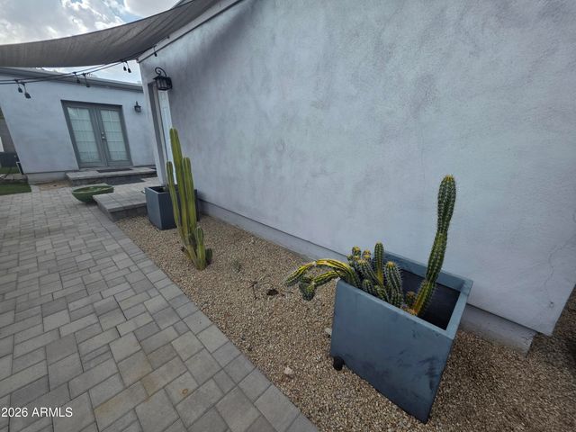 1812 E WHITTON Avenue, Phoenix, AZ 85016