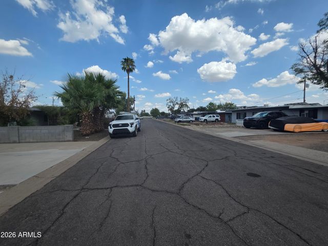 1812 E WHITTON Avenue, Phoenix, AZ 85016
