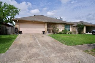 7018 Lost Thicket Drive, Houston, TX 77085