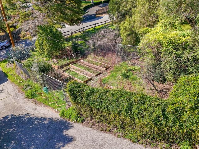 917 Holly Road, Belmont, CA 94002