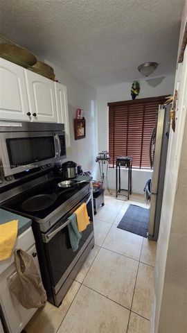 8300 NW 10th Street, Miami, FL 33126