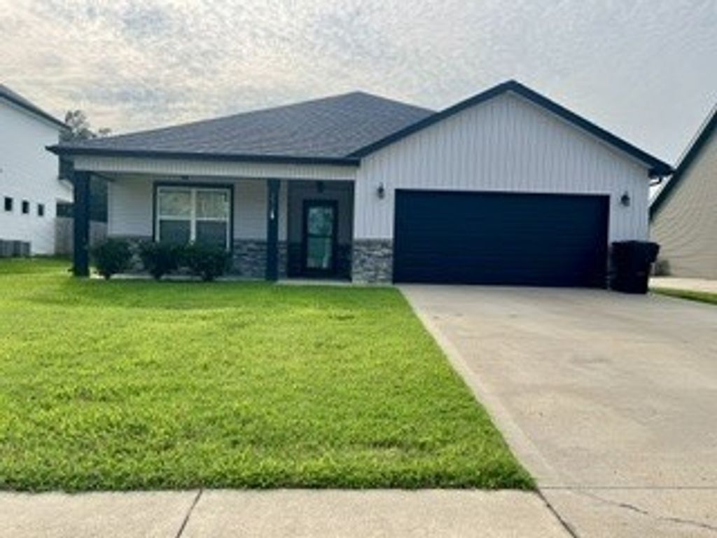 278 Crusaw Dr, Clarksville, TN 37043
