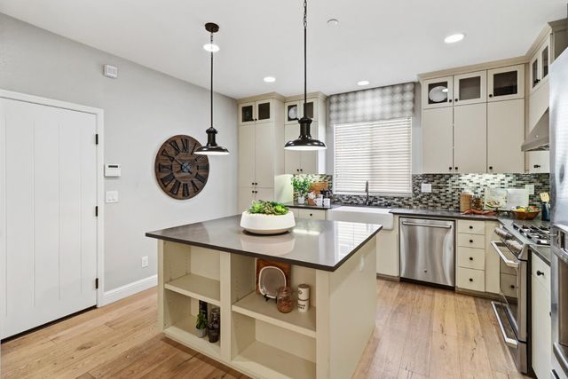 138 Colner Cir, Folsom, CA 95630