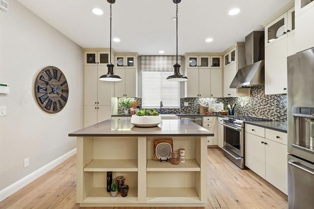 138 Colner Cir, Folsom, CA 95630