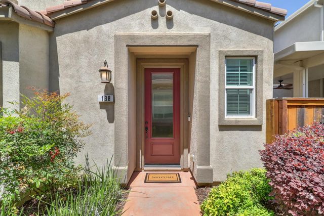 138 Colner Cir, Folsom, CA 95630