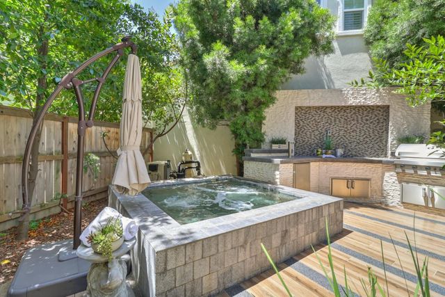 138 Colner Cir, Folsom, CA 95630
