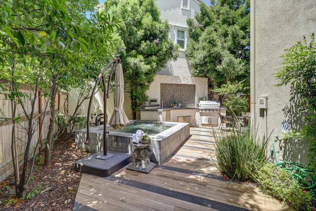 138 Colner Cir, Folsom, CA 95630