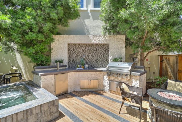 138 Colner Cir, Folsom, CA 95630